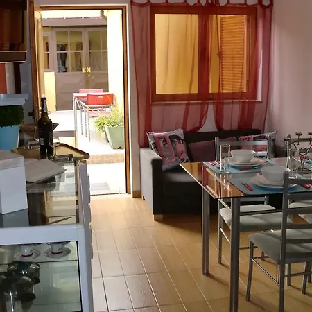 黄色小屋2号旅馆 * 波尔图