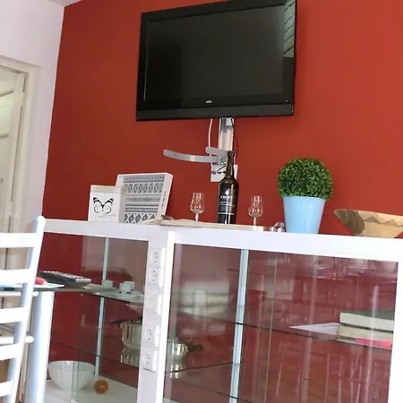 The Yellow House 2 Hébergement de vacances *