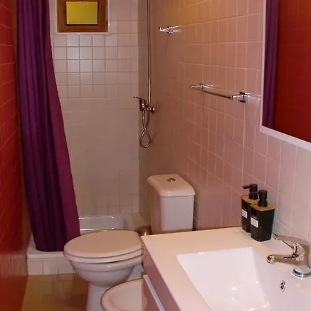 The Yellow House 2 * Oporto