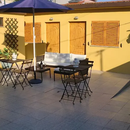 The Yellow House 2 Hébergement de vacances