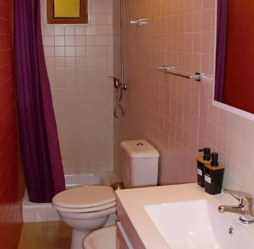 The Yellow House 2 * Porto