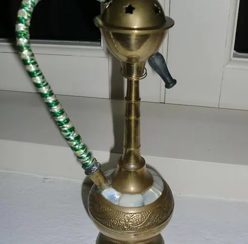 The Yellow House 2 Nyaraló