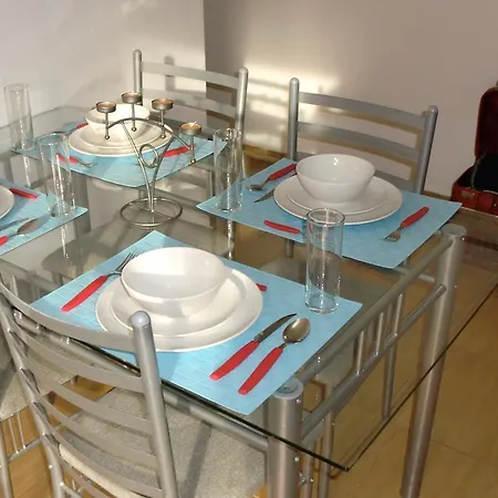 Semesterbostad The Yellow House 2