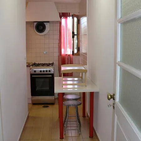 The Yellow House 2 Semesterbostad *