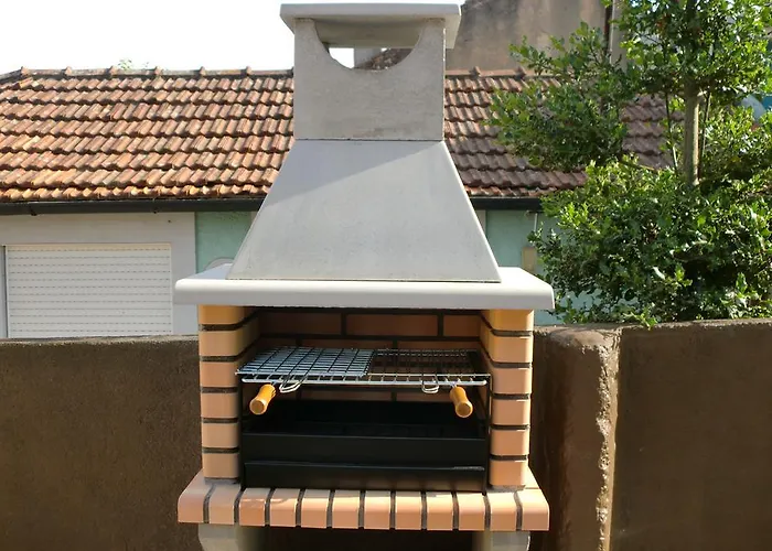 The Yellow House 2 * Porto